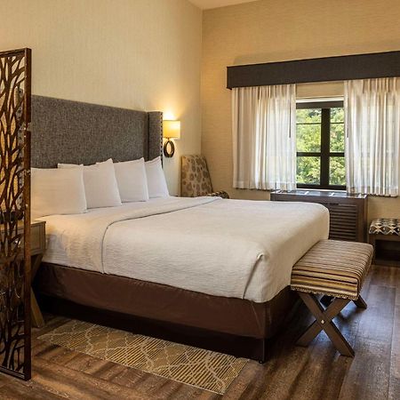 Best Western Plus Franciscan Square Inn & Suites Steubenville Eksteriør bilde