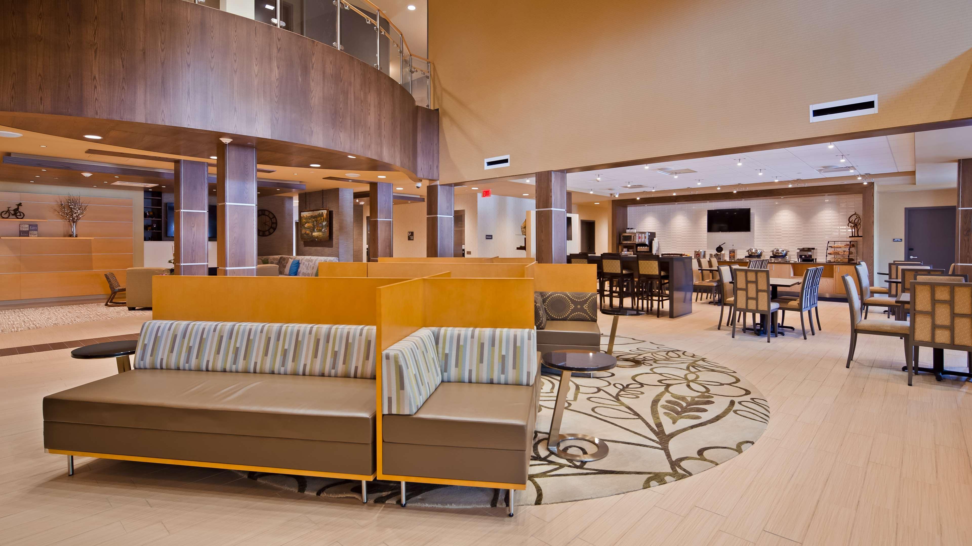 Best Western Plus Franciscan Square Inn & Suites Steubenville Eksteriør bilde