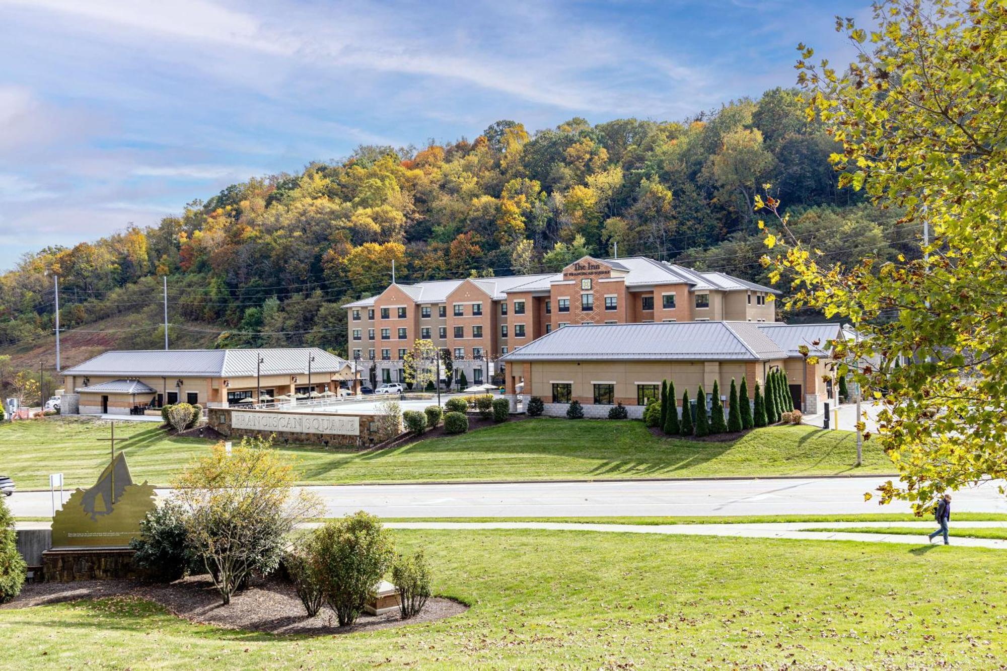 Best Western Plus Franciscan Square Inn & Suites Steubenville Eksteriør bilde