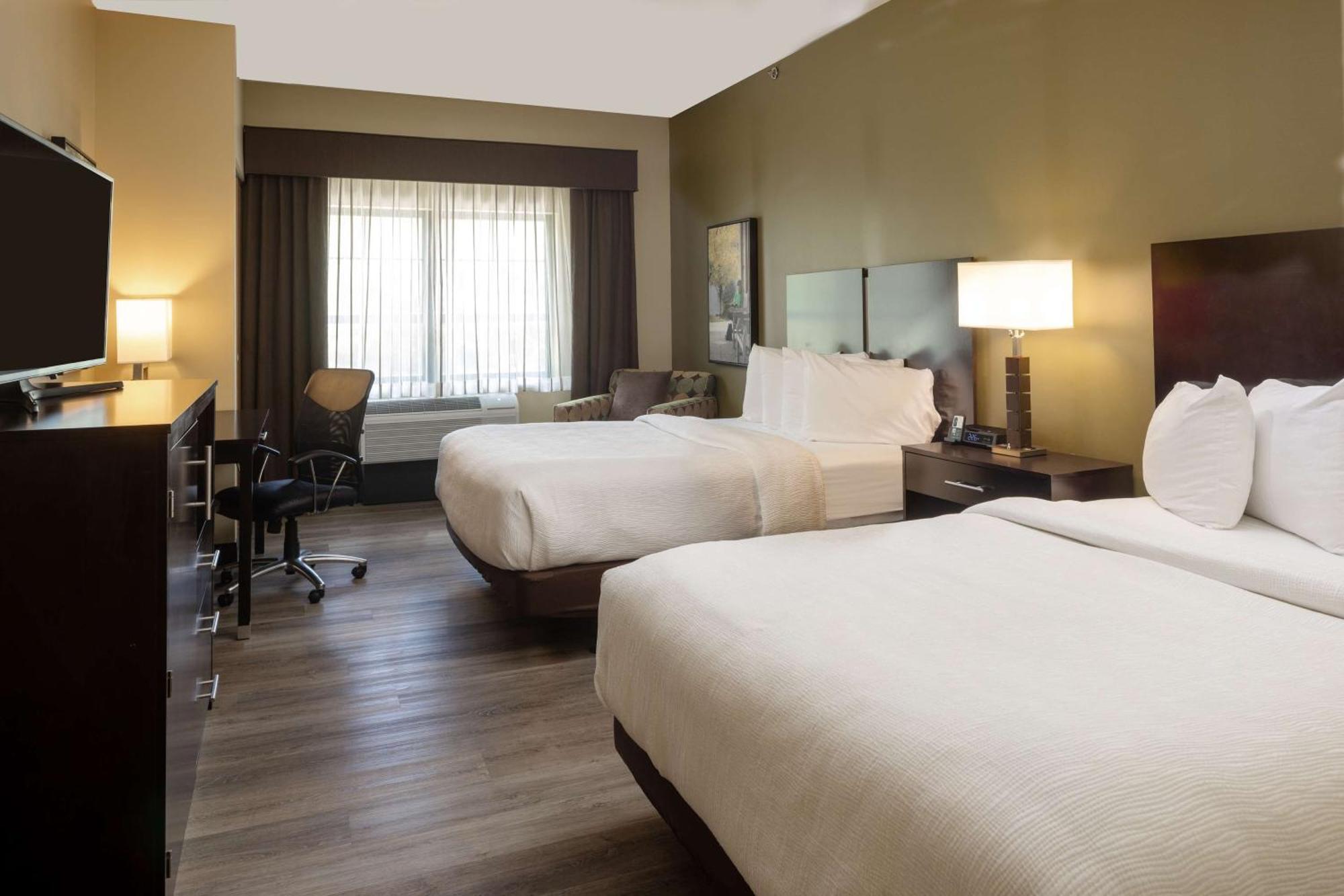 Best Western Plus Franciscan Square Inn & Suites Steubenville Eksteriør bilde