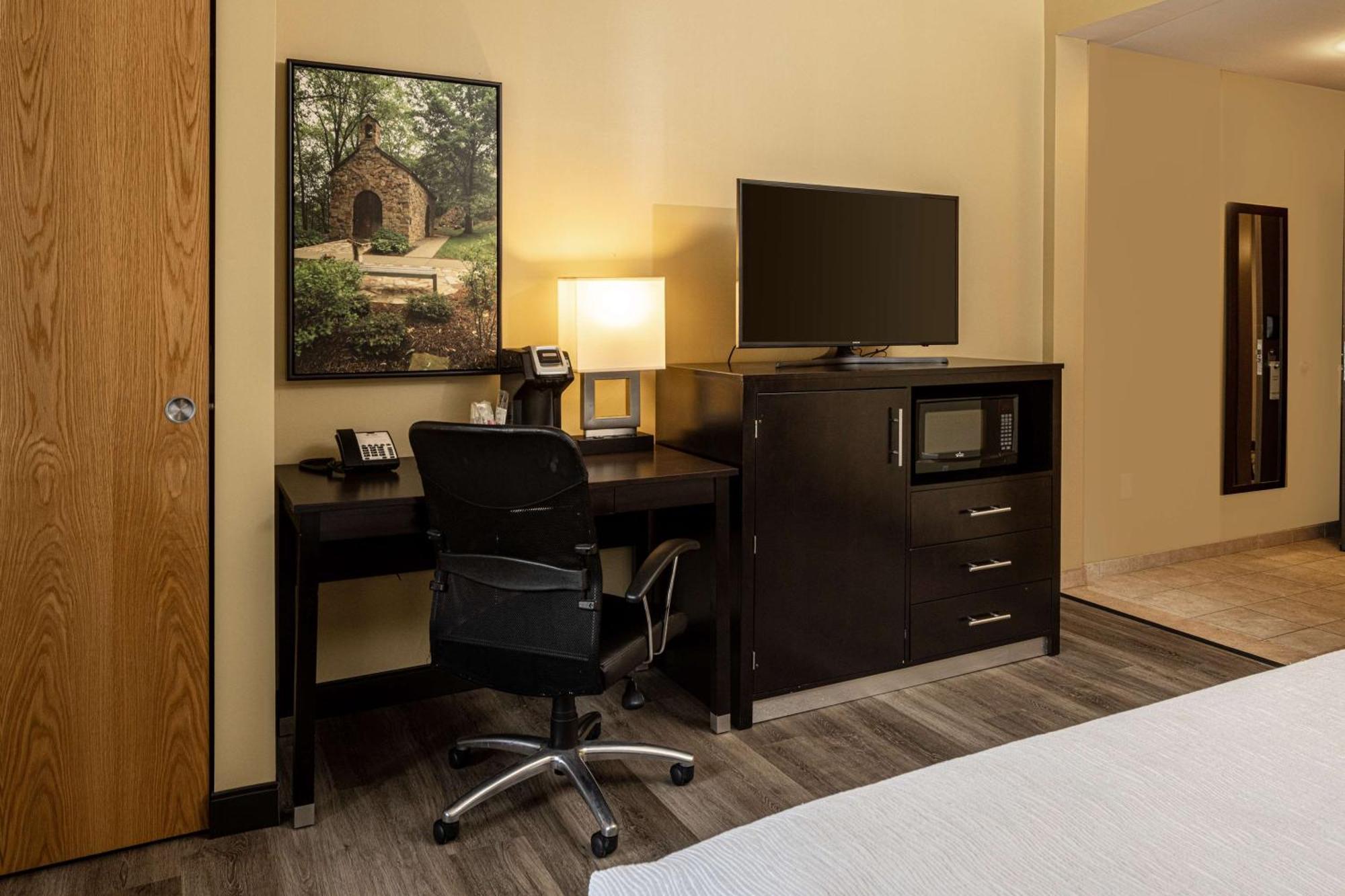 Best Western Plus Franciscan Square Inn & Suites Steubenville Eksteriør bilde