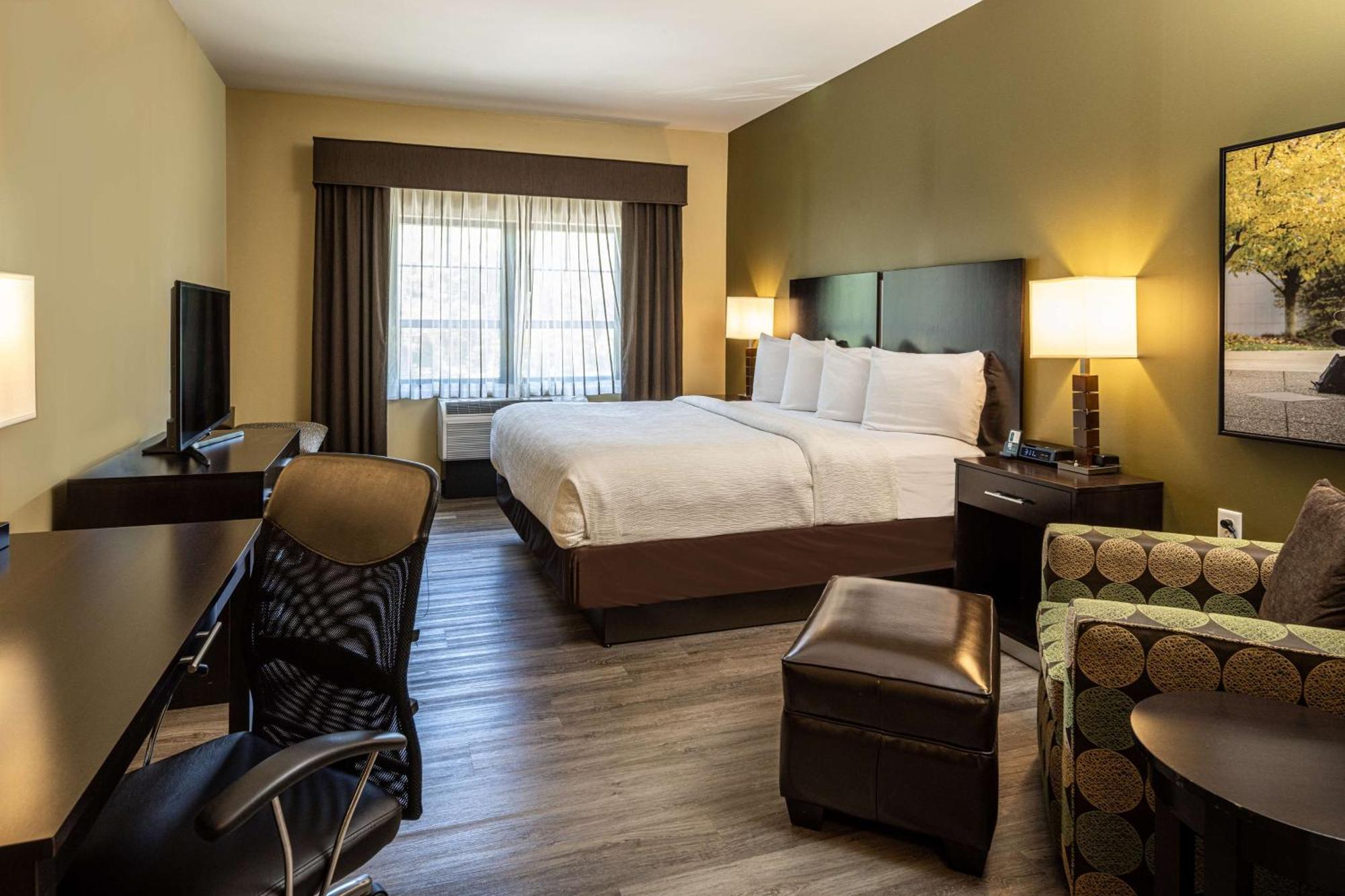 Best Western Plus Franciscan Square Inn & Suites Steubenville Eksteriør bilde