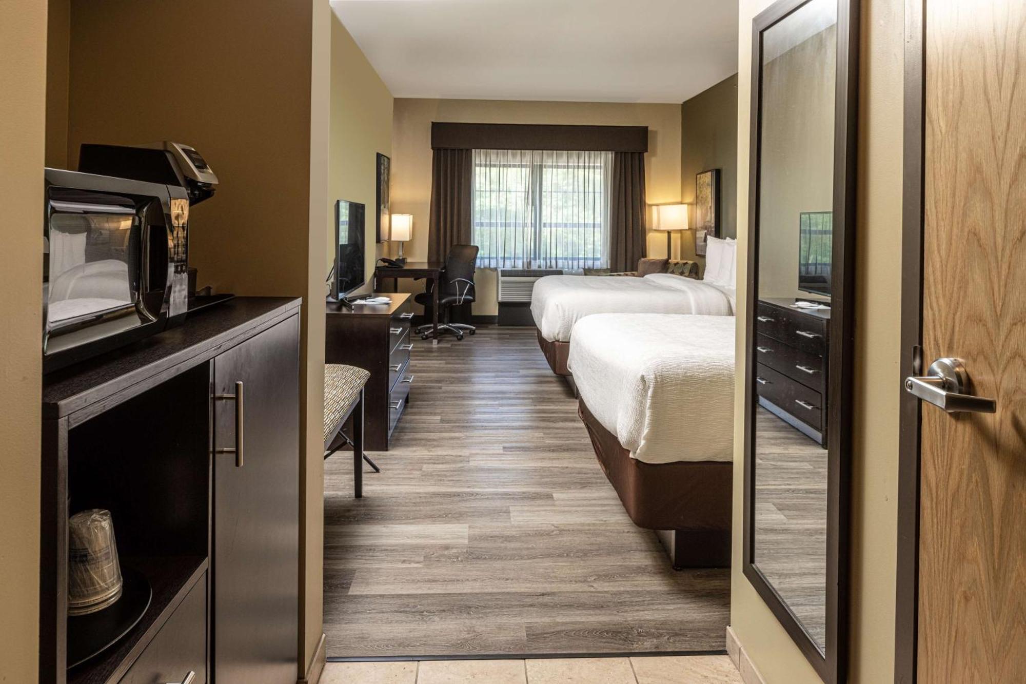 Best Western Plus Franciscan Square Inn & Suites Steubenville Eksteriør bilde