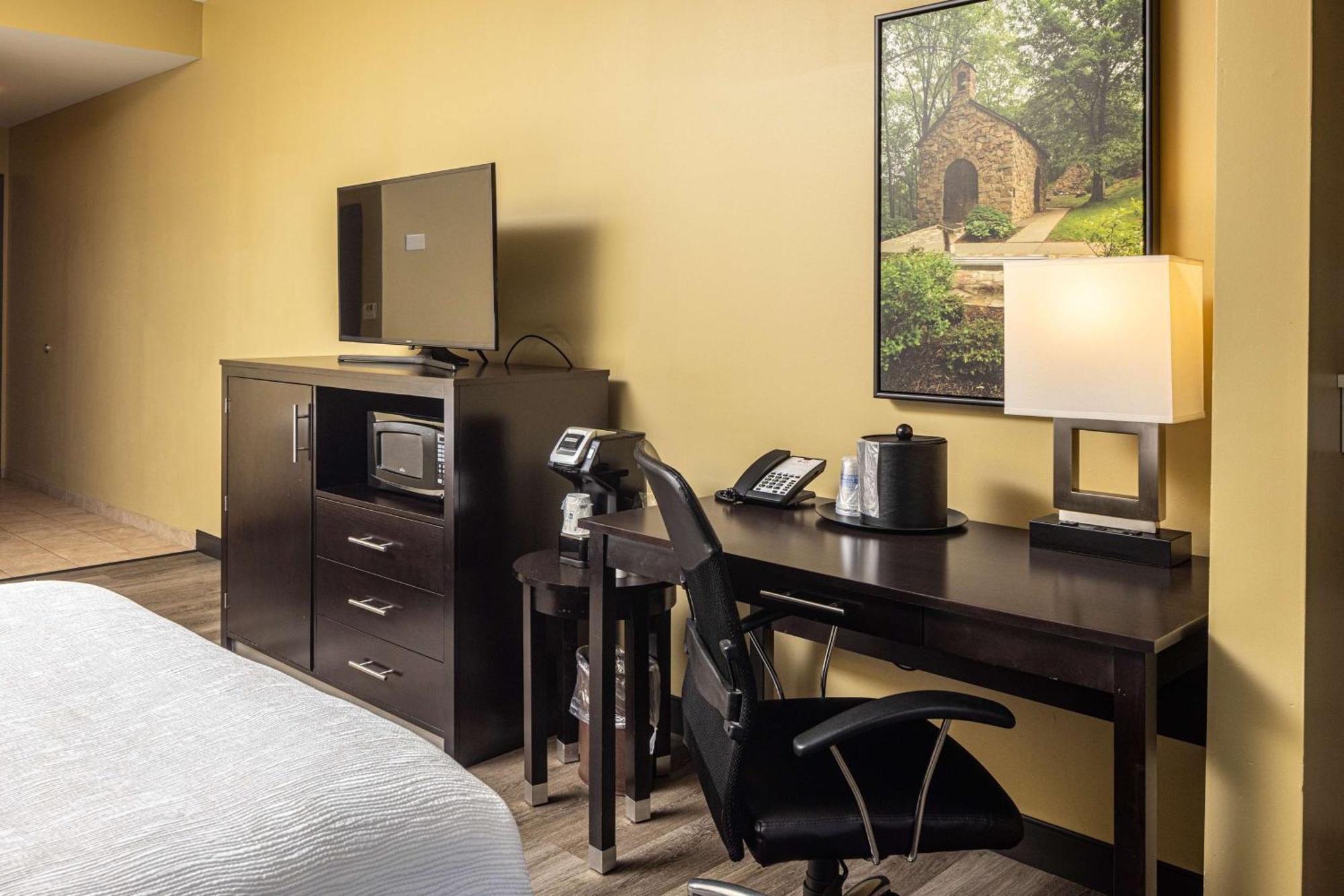 Best Western Plus Franciscan Square Inn & Suites Steubenville Eksteriør bilde