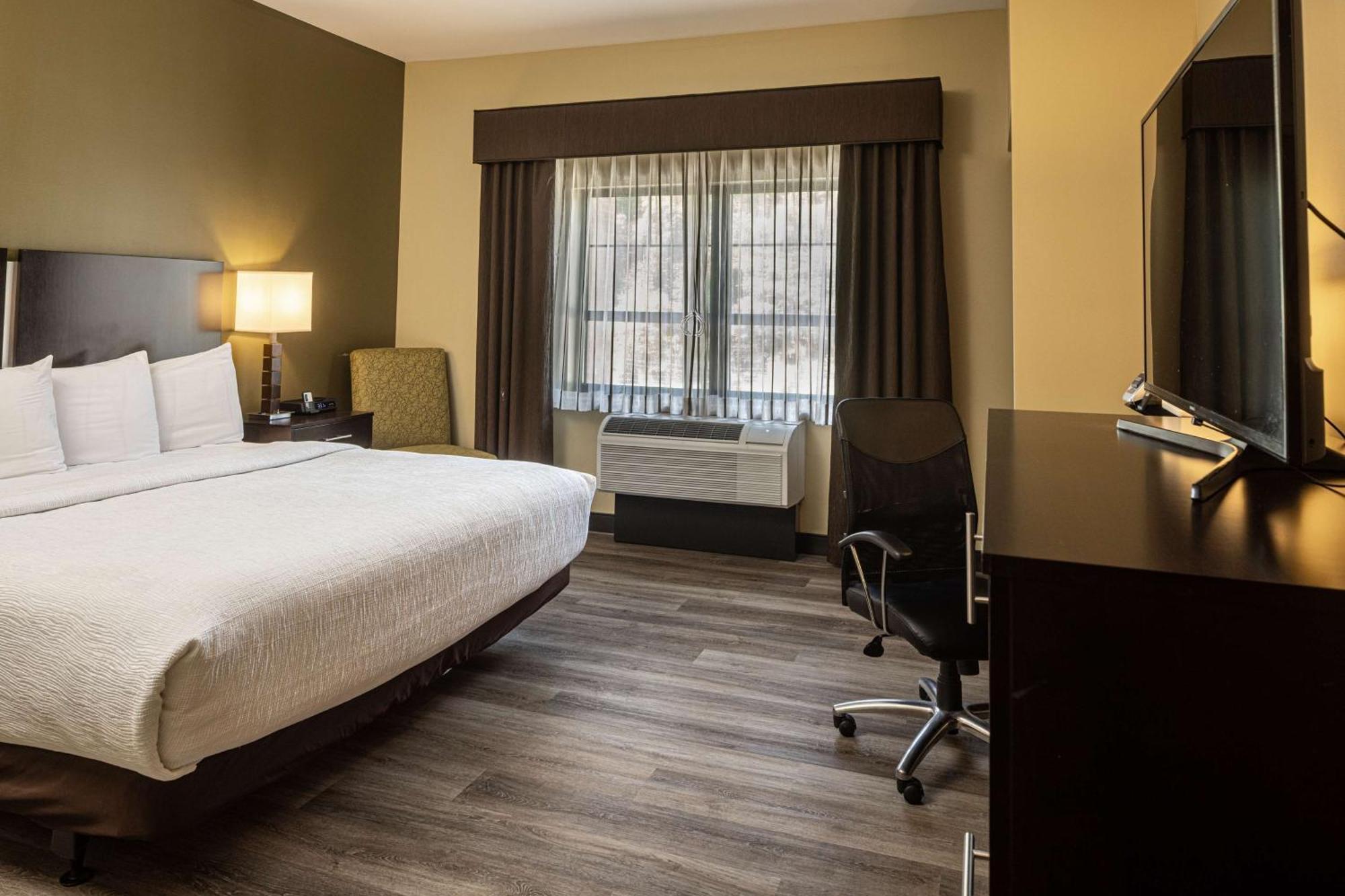 Best Western Plus Franciscan Square Inn & Suites Steubenville Eksteriør bilde