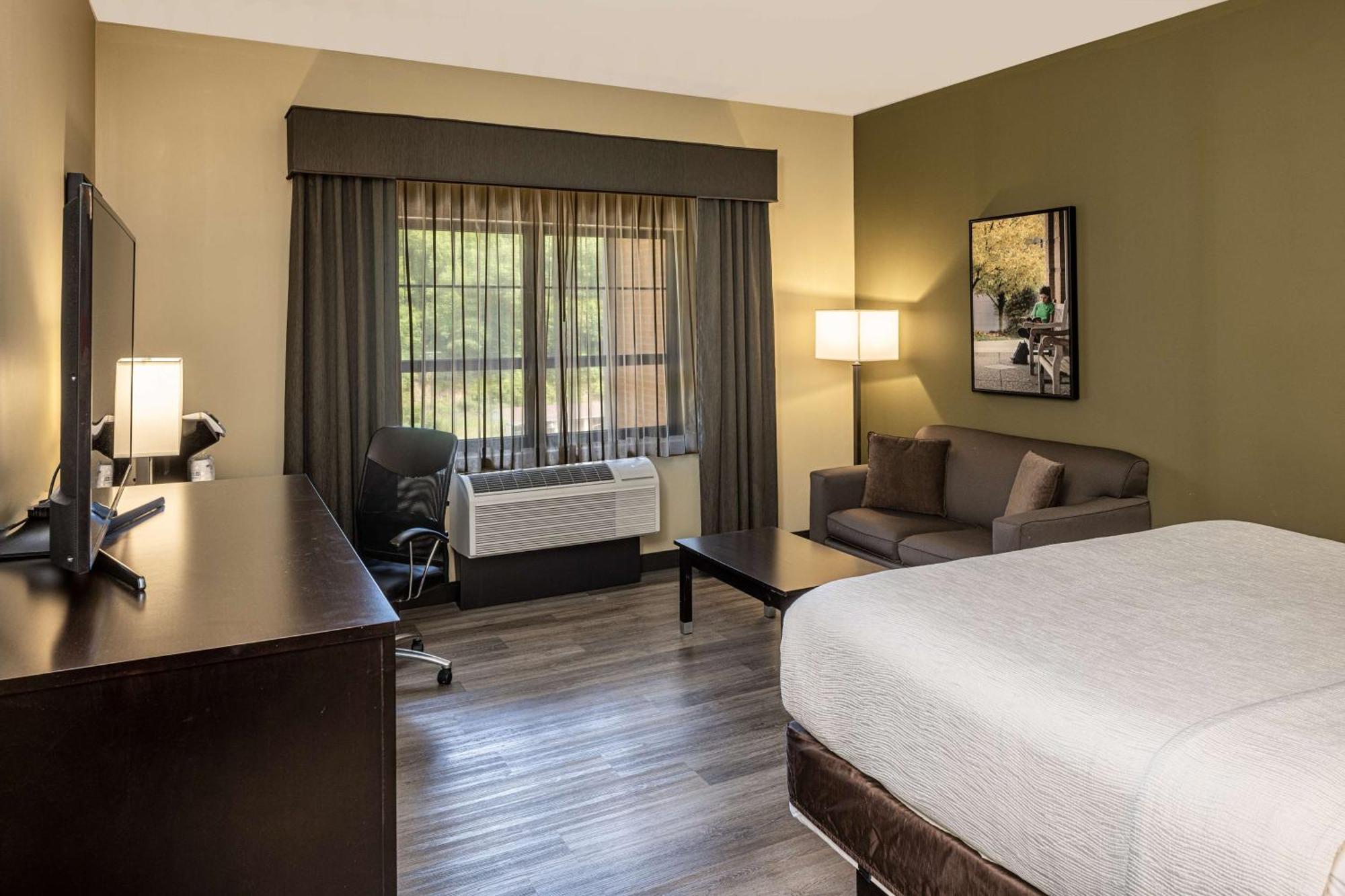 Best Western Plus Franciscan Square Inn & Suites Steubenville Eksteriør bilde