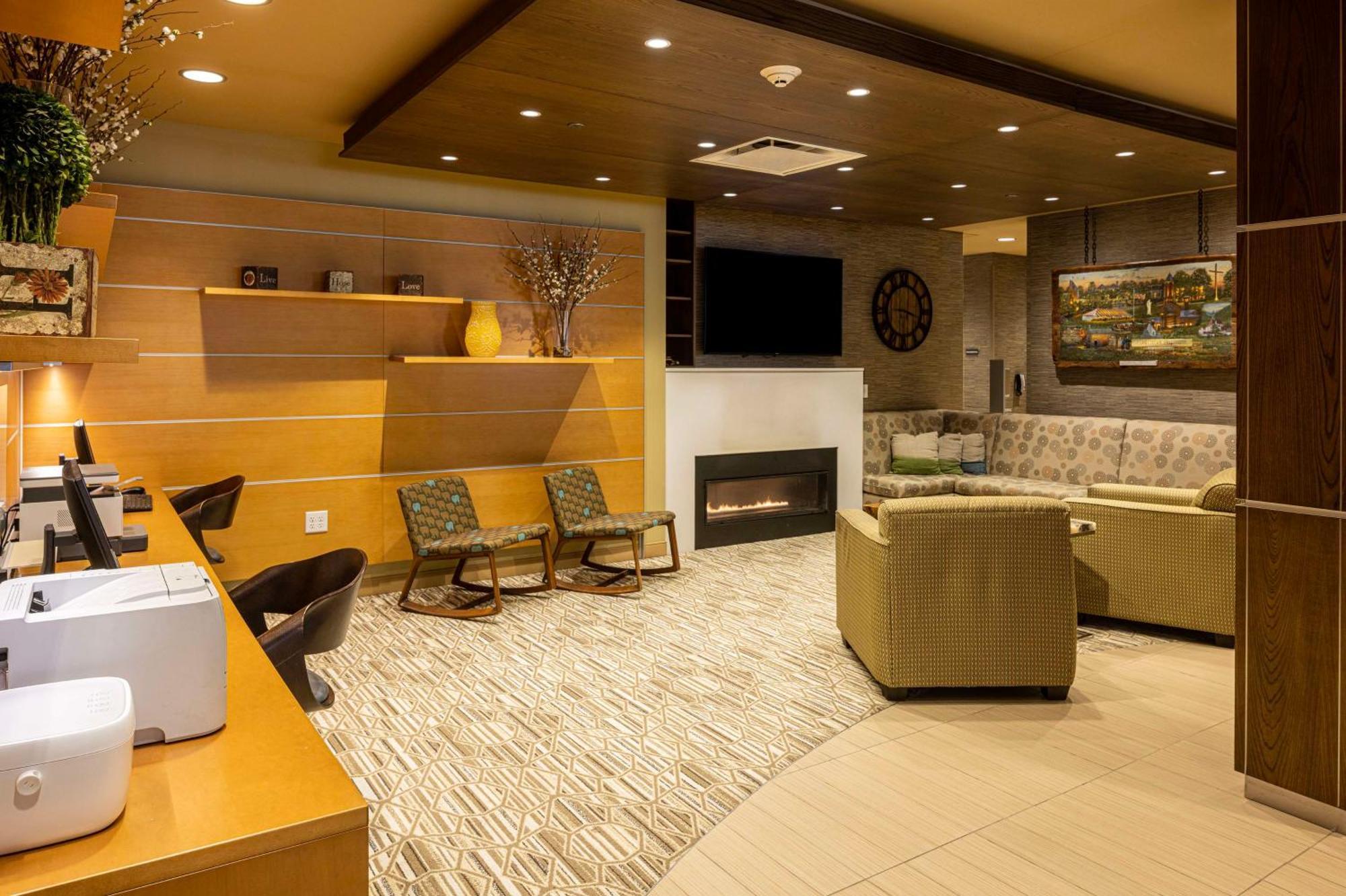 Best Western Plus Franciscan Square Inn & Suites Steubenville Eksteriør bilde