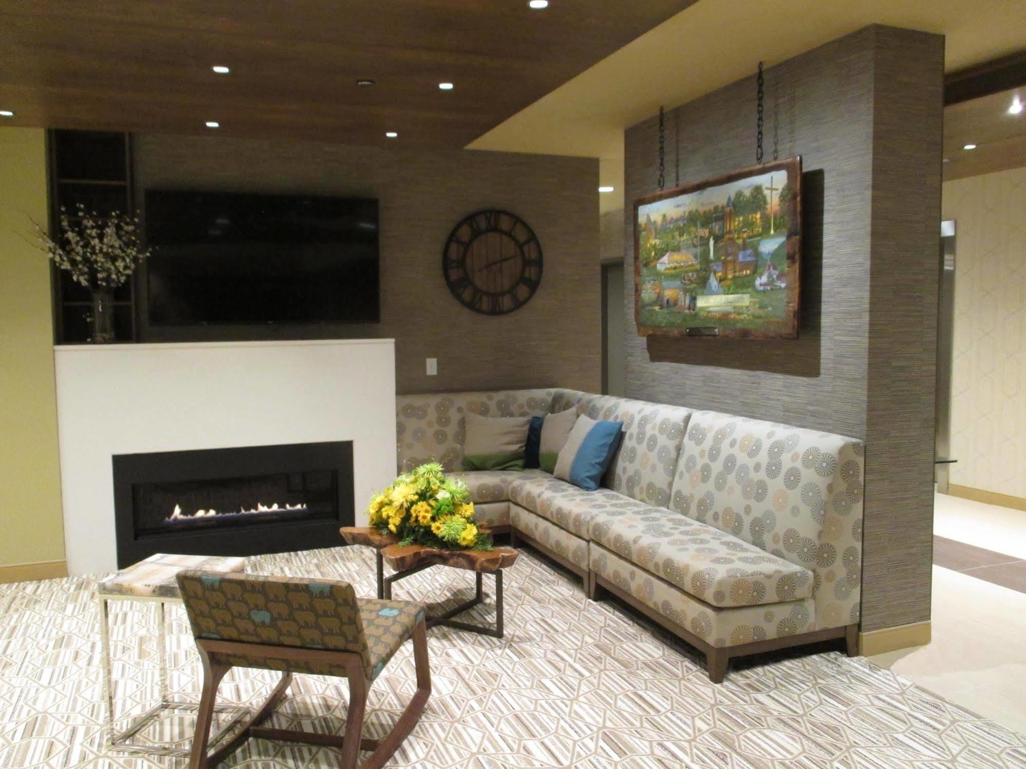 Best Western Plus Franciscan Square Inn & Suites Steubenville Eksteriør bilde
