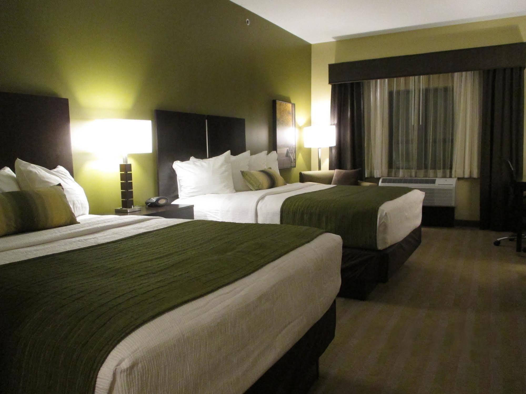 Best Western Plus Franciscan Square Inn & Suites Steubenville Eksteriør bilde