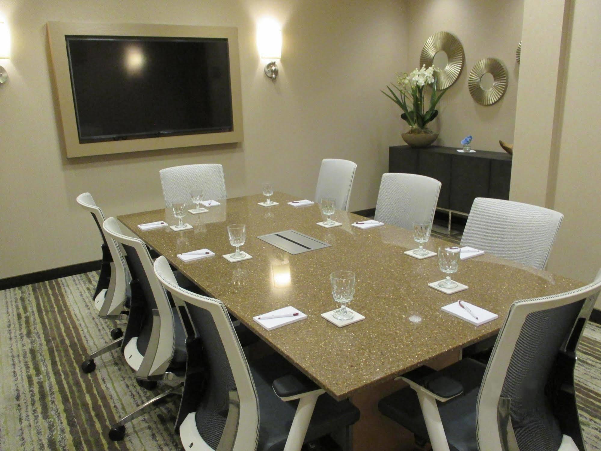 Best Western Plus Franciscan Square Inn & Suites Steubenville Eksteriør bilde